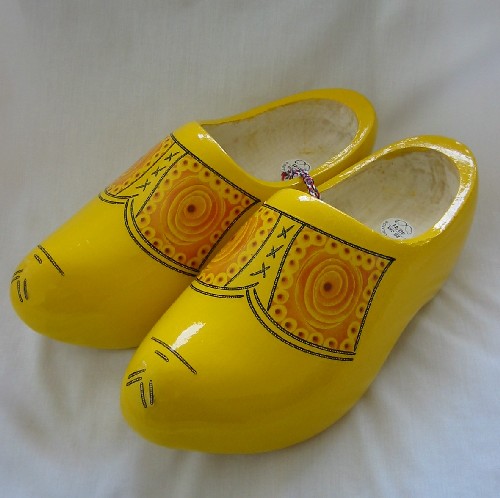 dutch-wooden-shoes.jpg